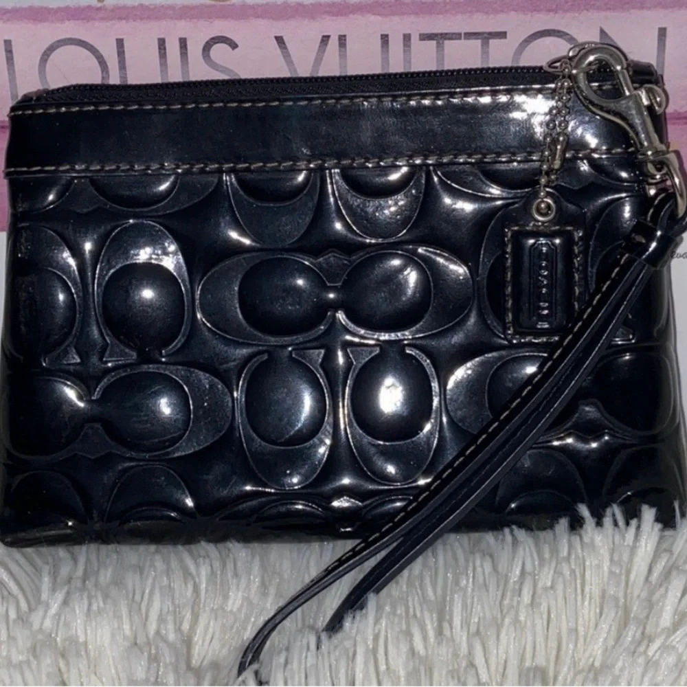 Coach Black Patent Signature Wristlet Clutch - Picture 2 of 6